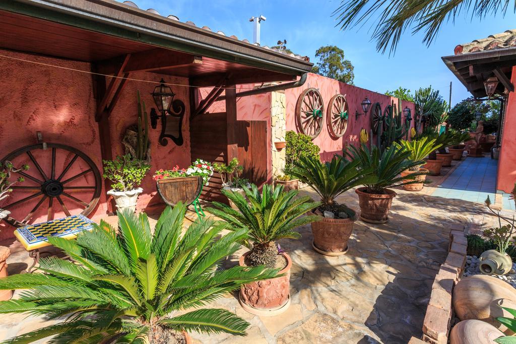 Casa Vacanze Villa Flumini Флумини-ди-Кварту Экстерьер фото